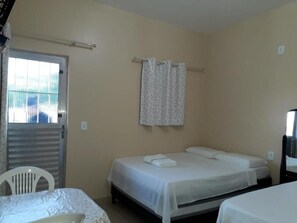 Minibar, Schreibtisch, Bügeleisen/Bügelbrett, kostenloses WLAN