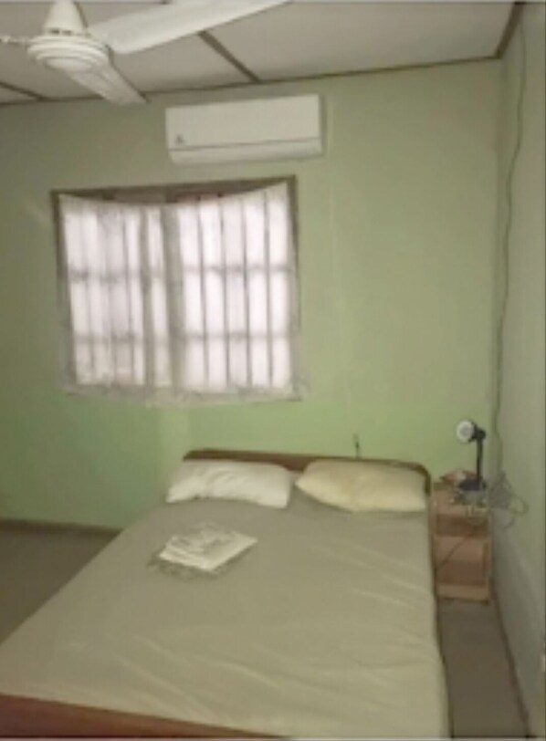 2 makuuhuonetta, silitysrauta/-lauta, ilmainen Wi-Fi