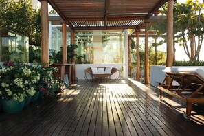 Terrace/patio - Villa Loma Bonita - Oceanfront Villa in Playa Bonita (Las Terrenas)