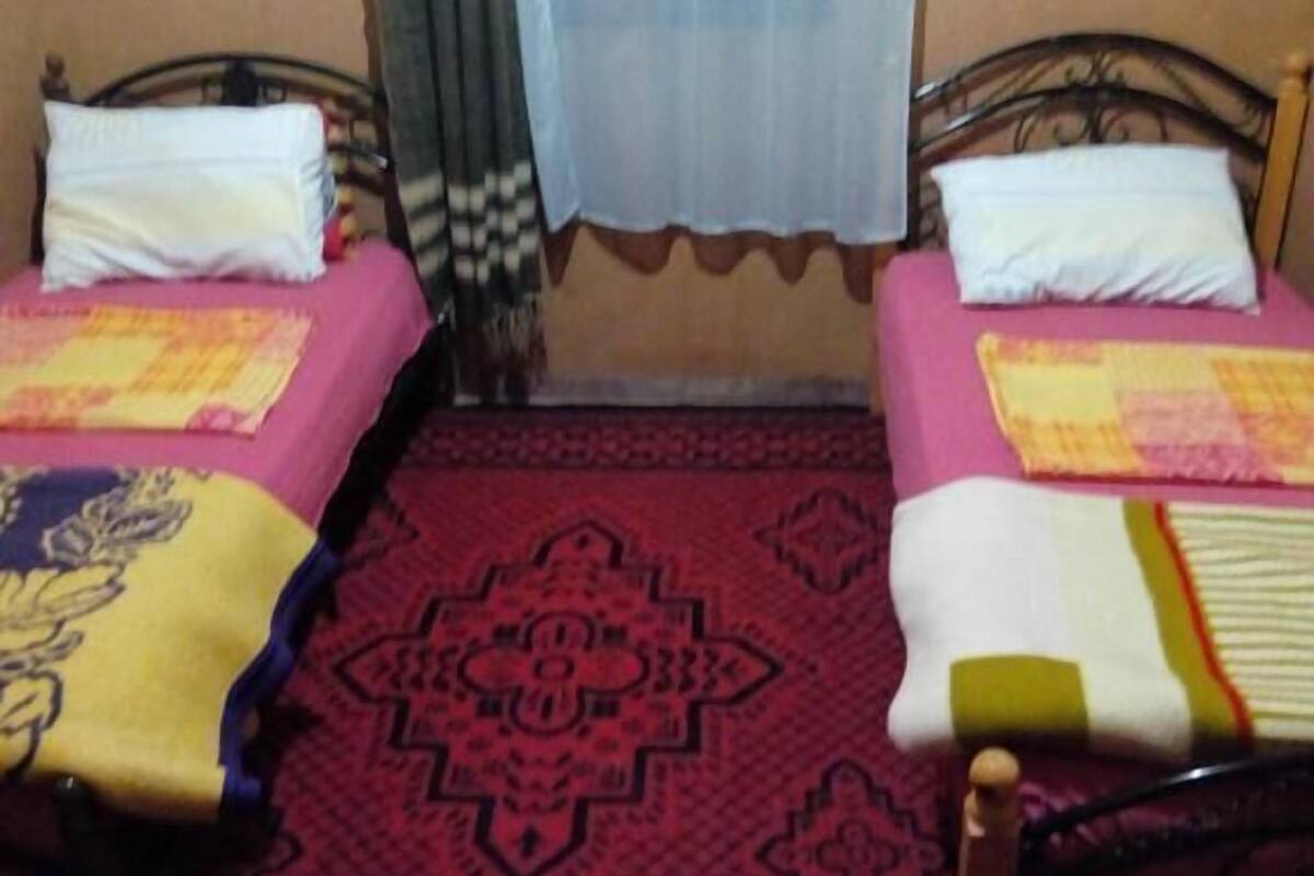 Standard Twin Room | Iron/ironing board, free WiFi, bed sheets