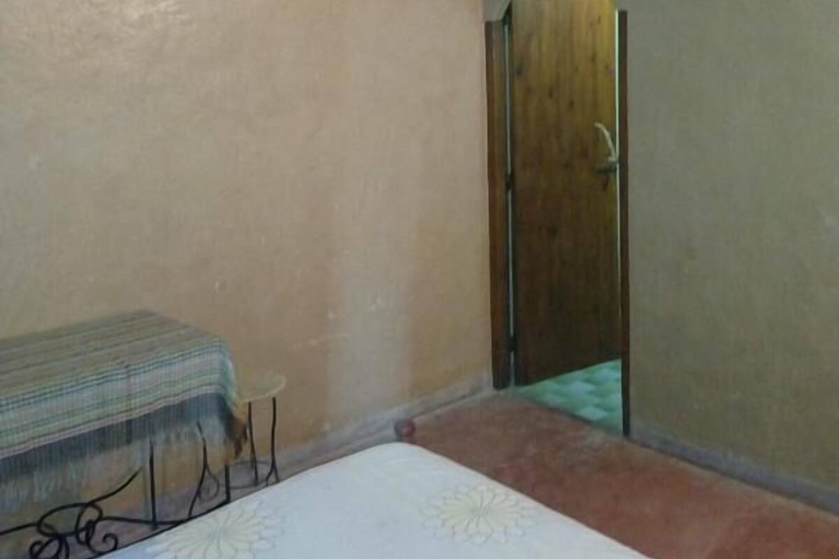 Classic Triple Room | Iron/ironing board, free WiFi, bed sheets