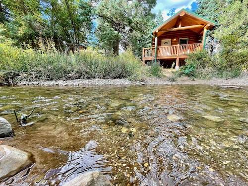Secluded Creekside Cabin