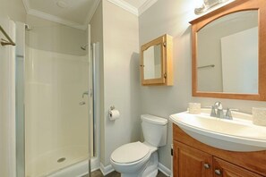 Bathroom - Sandy Dunes Oceanfront Condo (North Myrtle Beach)