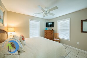 House | 3 bedrooms, iron/ironing board, free WiFi