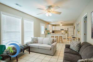 House | Living room | Flat-screen TV