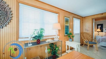 House | 2 bedrooms, desk, iron/ironing board, free WiFi