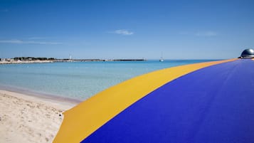 Plage privée à proximité, sable blanc