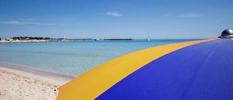 Privat strand i närheten och vit sandstrand