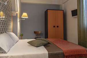 In-room safe, desk, laptop workspace, free WiFi