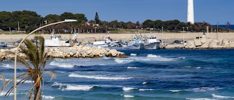 Privat strand i nærheden, hvidt sand