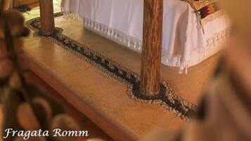 King Room | Edredones de plumas, minibar, espacio para trabajar con un portátil