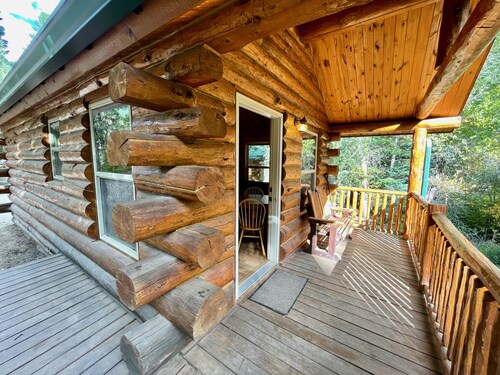 Secluded Creekside Cabins