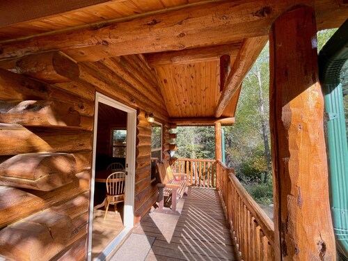 Secluded Creekside Cabin