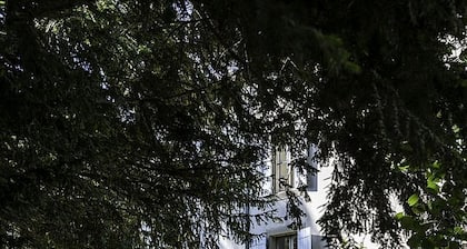 Gite pour 6 personnes au Domaine de la Forçate avec piscine dans le parc.