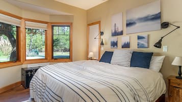 2 bedrooms, desk, free WiFi, bed sheets