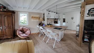 Télévision, lecteur de DVD, livres, médiathÚque