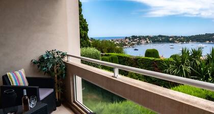 07. Terrace with stunning view of the sea and Cap Ferrat, one bedroom apartment.