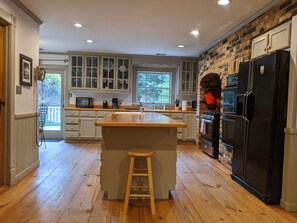 Microonde, forno, piano cottura, lavastoviglie