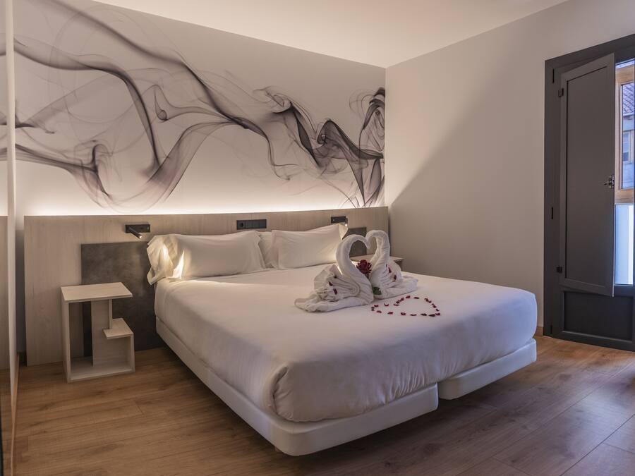 Premium bedding, in-room safe, individually decorated, desk
