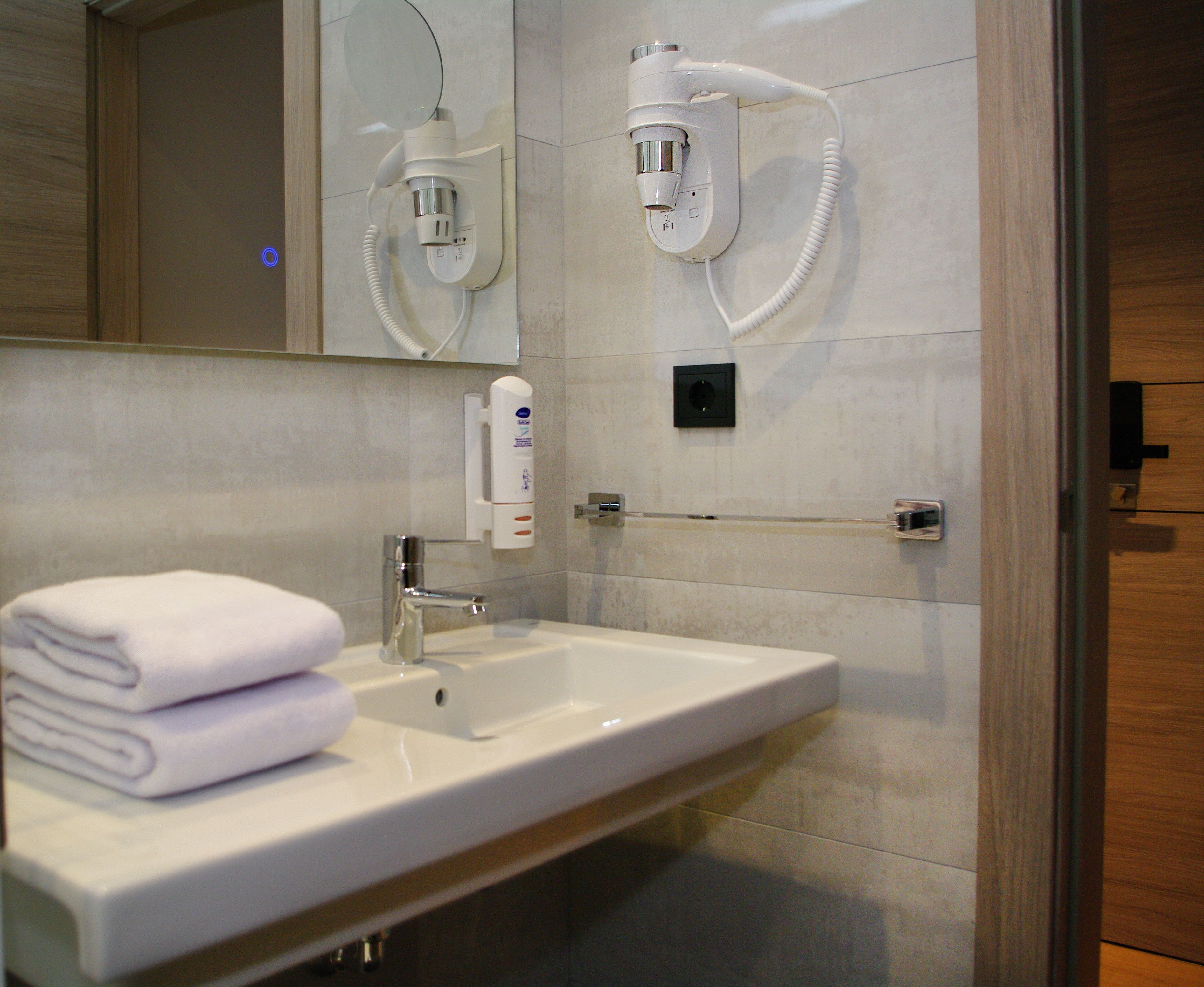 superior double or twin room (sukai) | bathroom sink