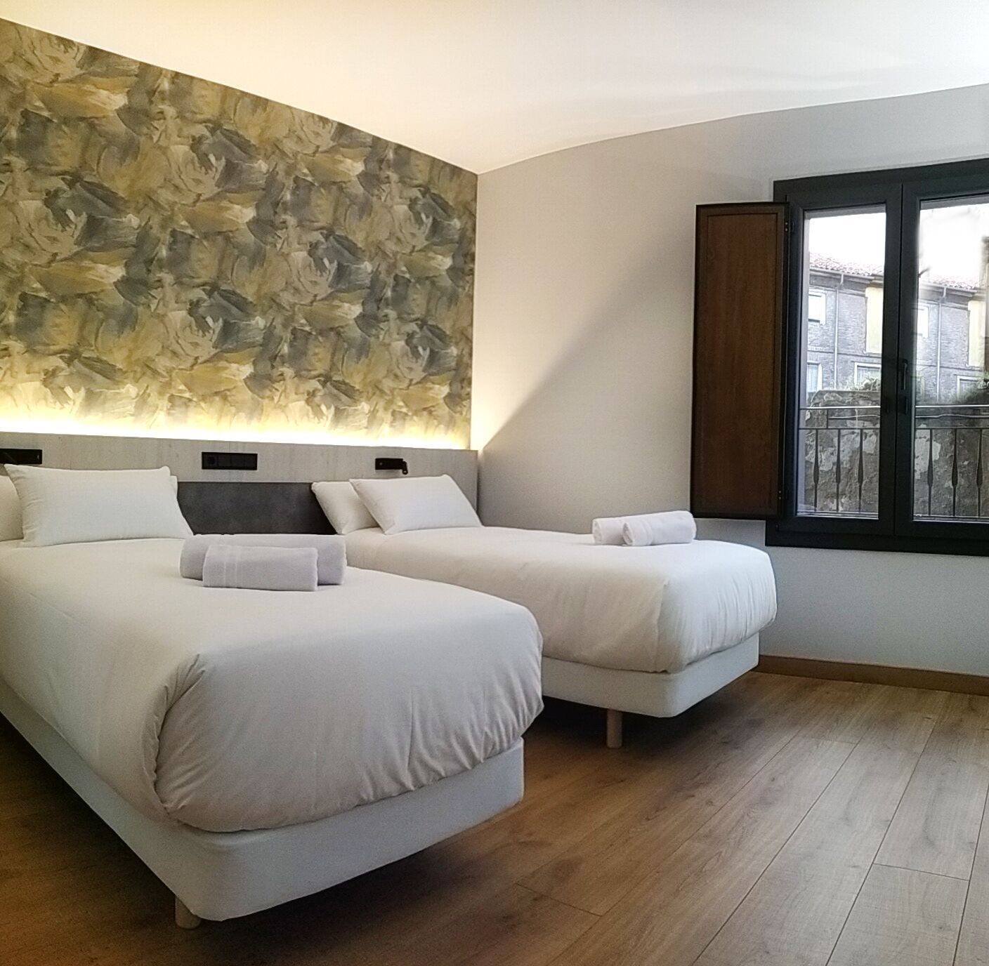 Premium bedding, in-room safe, individually decorated, desk