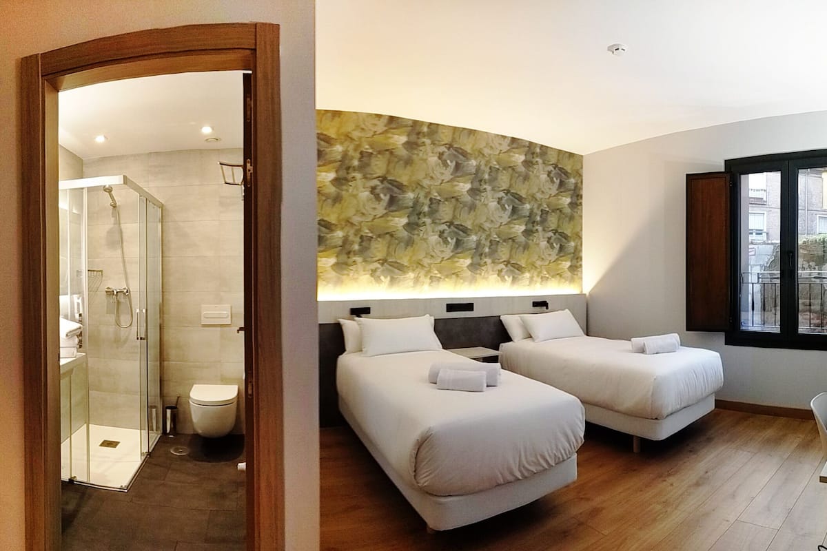 standard double or twin room (kabe) | premium bedding, in-room safe, individually decorated, desk