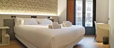 Superior Double or Twin Room (NERU Balcón) | Premium bedding, in-room safe, individually decorated, desk