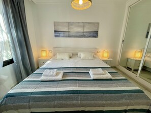 1 soverom, safe på rommet, strykejern/-brett og wi-fi (inkludert)