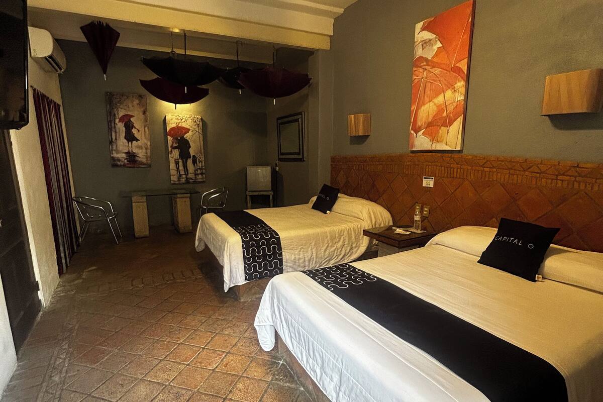 standard room, 2 double beds | desk, iron/ironing board, free wifi, bed sheets