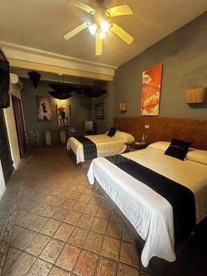 Standard Room, 2 Double Beds | Desk, iron/ironing board, free WiFi, bed sheets - Hotel Olimpia Centro Histórico (Monclova)