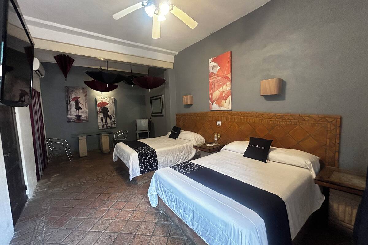 standard room, 2 double beds | desk, iron/ironing board, free wifi, bed sheets