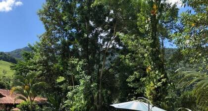 Yksinkertainen ja viihtyisä huvila uima-altaalla !!!