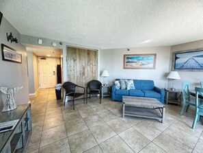 TV - Ocean Front 1BR Condo at Patricia Grand 🏊 Pool 🏊 (Myrtle Beach)