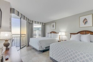 1 habitación, tabla de planchar con plancha y ropa de cama 