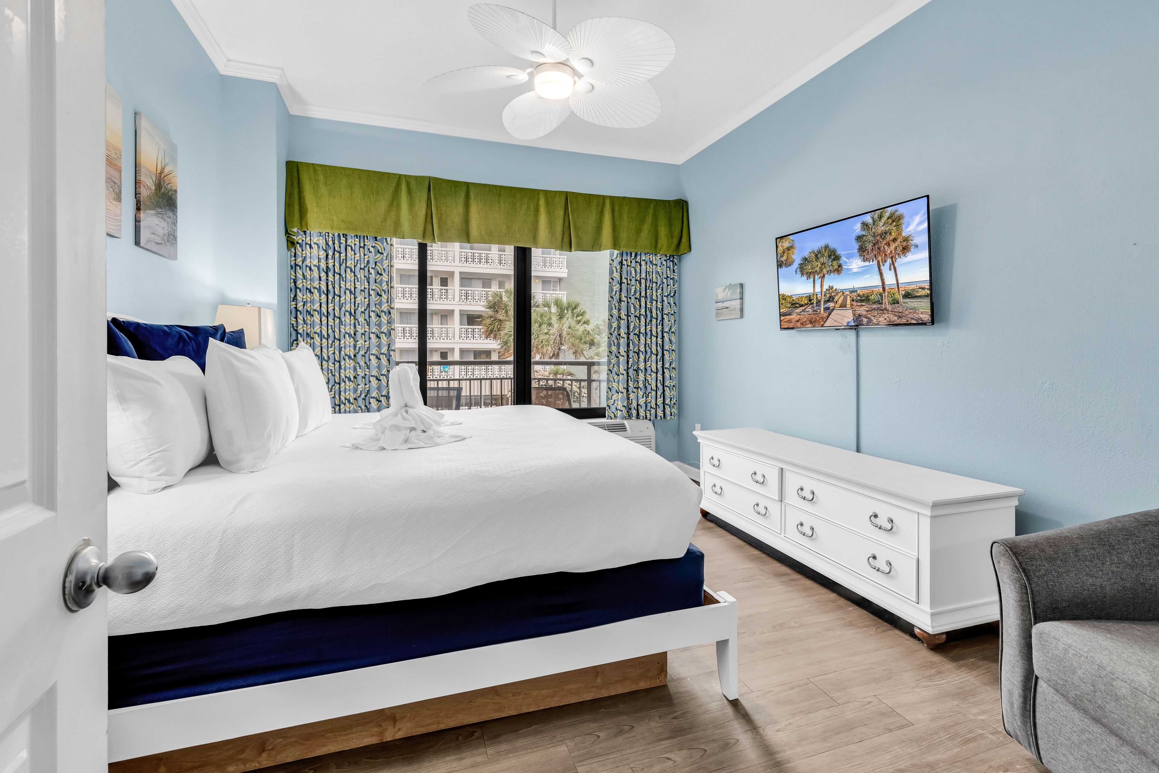 Design Condo, 1 Bedroom, Beach View, Oceanfront | 1 bedroom, individually decorated, individually furnished