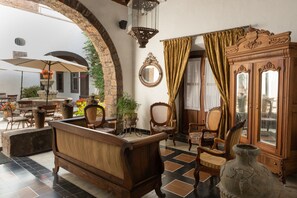 Terrace/patio - Hotel Layseca (San Juan del Río)