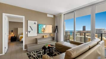 3 bedrooms, desk, iron/ironing board, travel crib