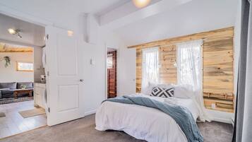 1 slaapkamer, een strijkplank/strijkijzer, internet, beddengoed