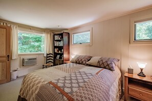 3 bedrooms, iron/ironing board, WiFi, bed sheets - Romantic White Mountain Retreat near Conway, NH (Madison)