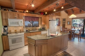 House, Multiple Beds, Hot Tub | Private kitchen | Fridge, microwave, stovetop, dishwasher - Sky Tavern (South Lake Tahoe)