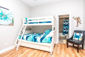 5 bedrooms, iron/ironing board, free WiFi, bed sheets