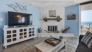 Maison, plusieurs lits, balcon, vue plage | Salle de séjour