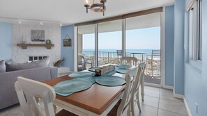 Private kitchen - Starboard Village Unit 225 (Pensacola Beach)