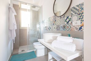 Dusj, hårføner og bidé