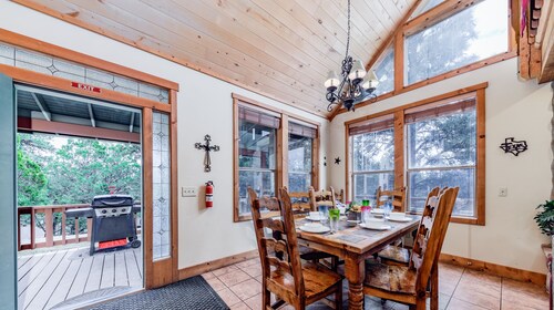 'Red House' Alhambra with hot tub!