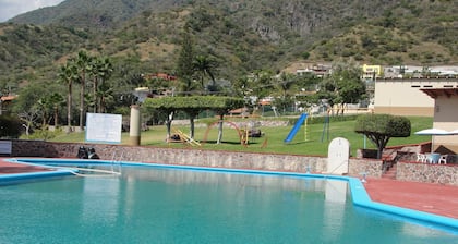 Tranquil lakeview casita