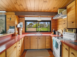 Fridge, oven, coffee/tea maker, toaster