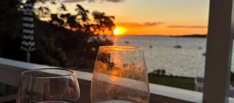 Peaceful Picnic Bay - Surfdale Holiday Home