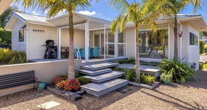 Moa Magic - Oneroa Holiday Home