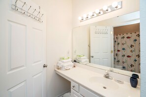 Shower, towels - Sandpiper 2A Sunset Beach (Sunset Beach)